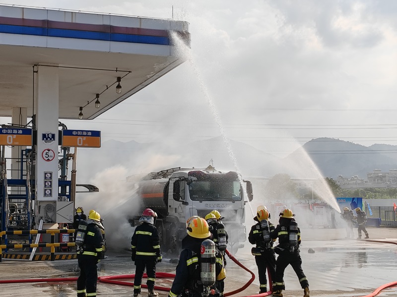 消防隊入場.jpg