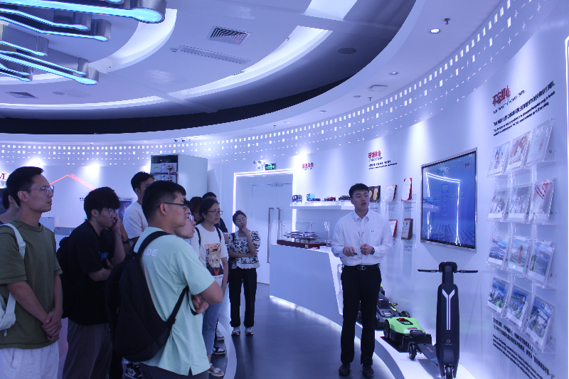 2024年7月，清華大學深研院支隊到惠州億緯鋰能股份有限公司開展研學活動.JPG